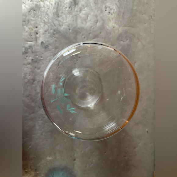 Vintage Pyrex Pitcher Carafe Turquoise Apple Tree Pattern Design - Picture 6 of 8